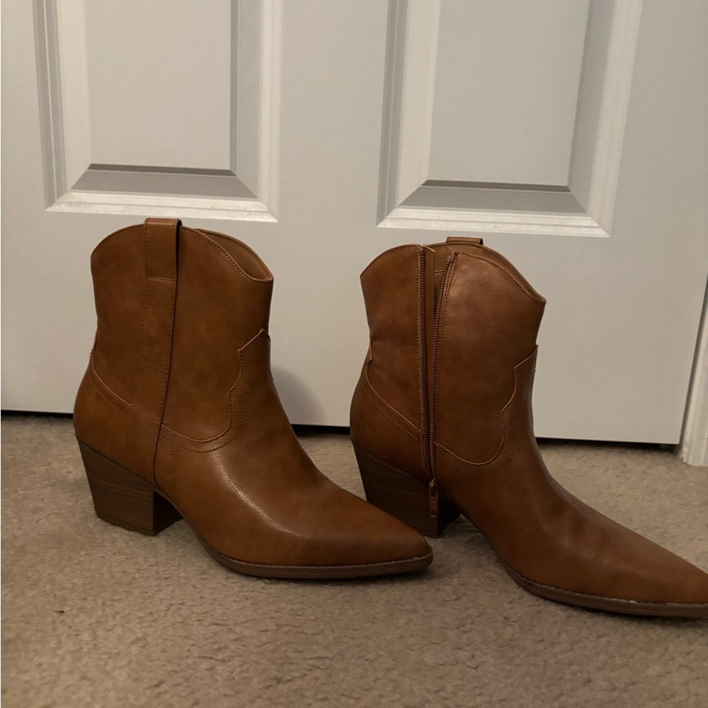 Women's Twyla Western Boot- Universal Thread